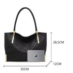BOLSA FEMININA FOXER FEITA EM COURO GENUÍNO MODELO  ICONIQUE  BLACK
