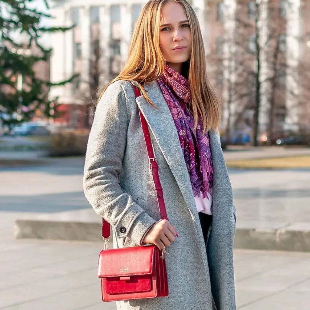 Bolsa Feminina Transversal Foxer Feita em couro Legítimo Modelo SolphRed