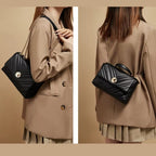 BOLSA FEMININA FOXER MODELO LUXE FLAP BLACK