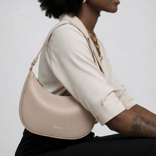 BOLSA FEMININA DE OMBRO FOXER FEITA EM COURO LEGÍTIMO MODELO LUNÉRA BEIGE