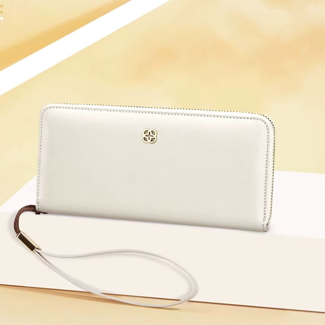 CARTEIRA FEMININA FEITA EM COURO GENUÍNO MODELO  RIVOLÉE – LINHA  WILLIAM POLO