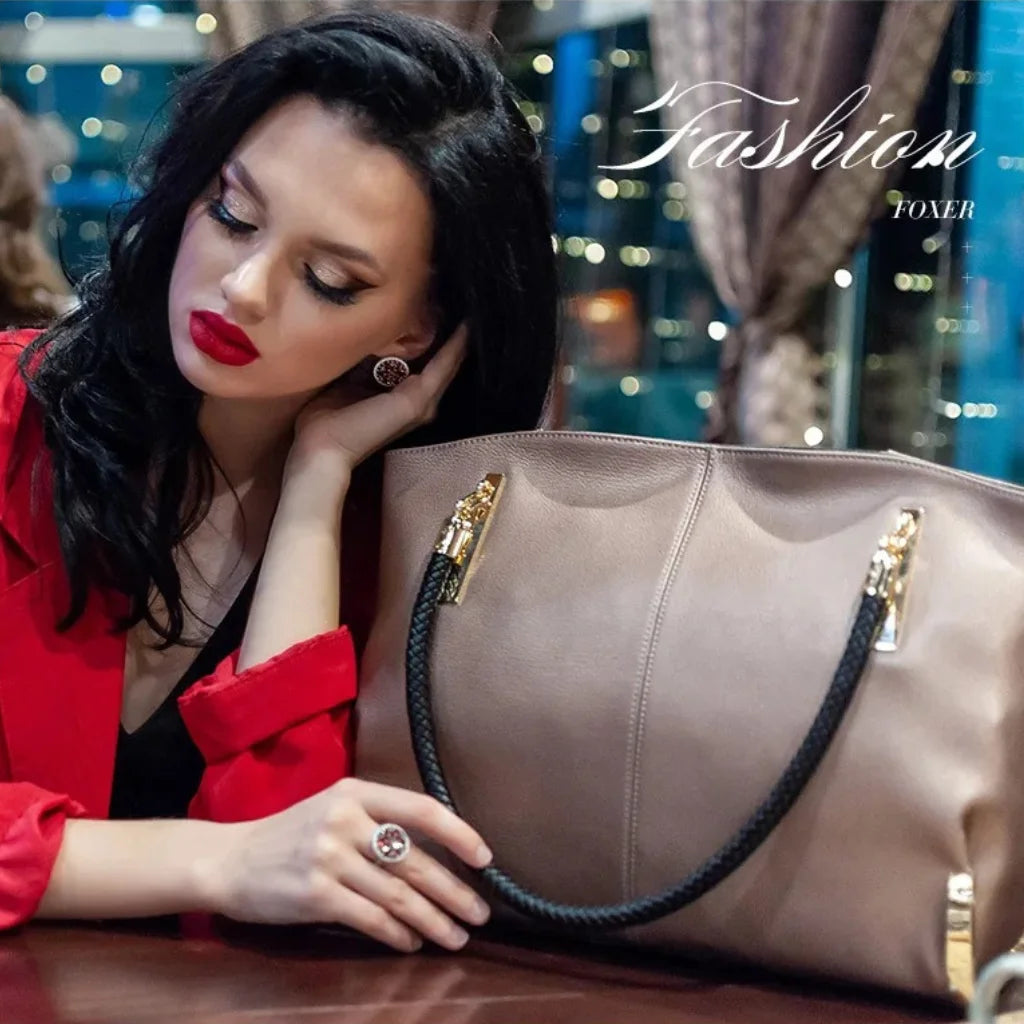 BOLSA FEMININA EM COURO LEGÍTIMO FOXER MODELO VELLUTO  GRAY