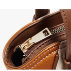 BOLSA FEMININA TRANSVERSAL FOXER FEITA EM COURO  MODELO VÉRONA OFF WHITE