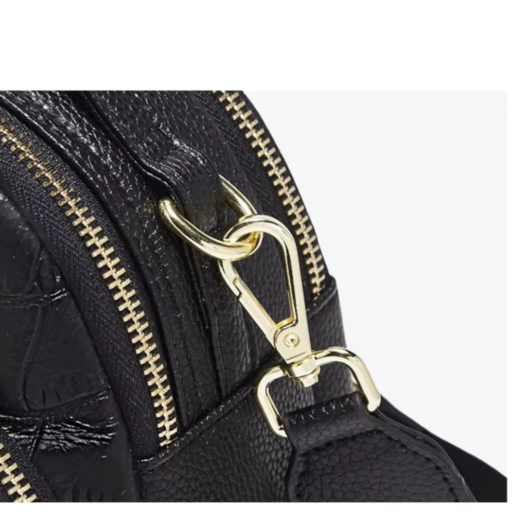 BOLSA FEMININA FOXER FEITA EM COURO GEMUÍNO MODELO RIVELLE BLACK