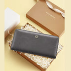 CARTEIRA FEMININA FEITA EM COURO GENUÍNO MODELO  RIVOLÉE – LINHA  WILLIAM POLO