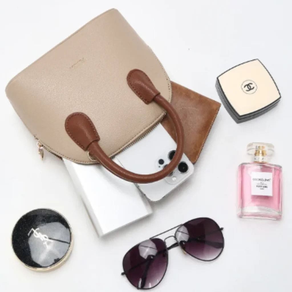 BOLSA FEMININA DE OMBRO FOXER FEITA EM COURO GENUÍNO MODELO AMÉLIE BEIGE