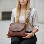 BOLSA FEMININA TRANSVERSAL FOXER FEIRA EM COURO REFINADO  MODELO MONTREL